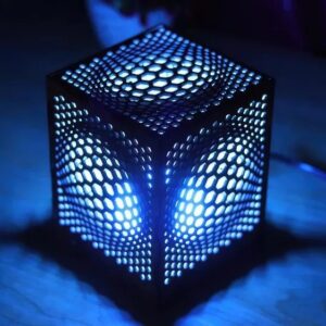 Luminária de Mesa em MDF Cubo 3D Geométrico